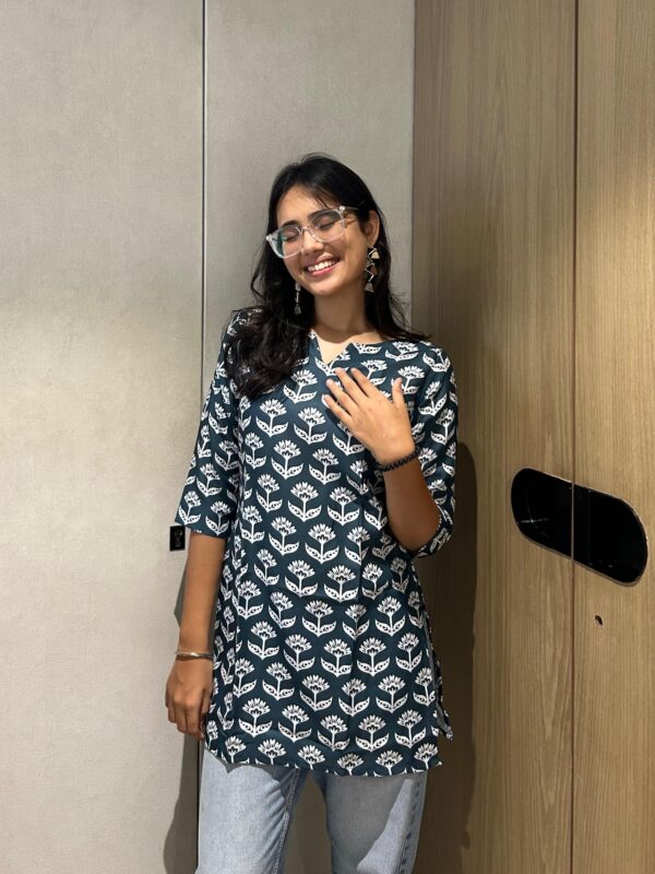 Inayaat - Image 4